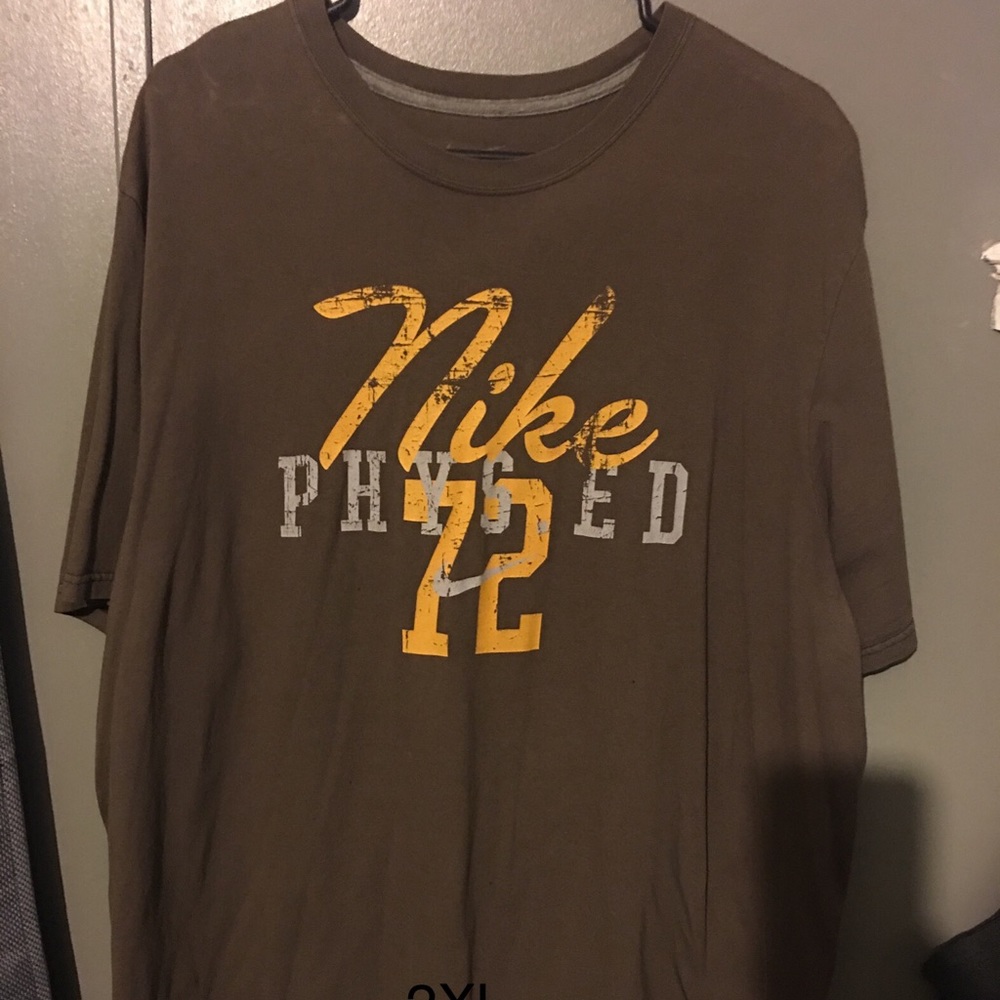 Men’s Nike T Shirt.  Great Condition.